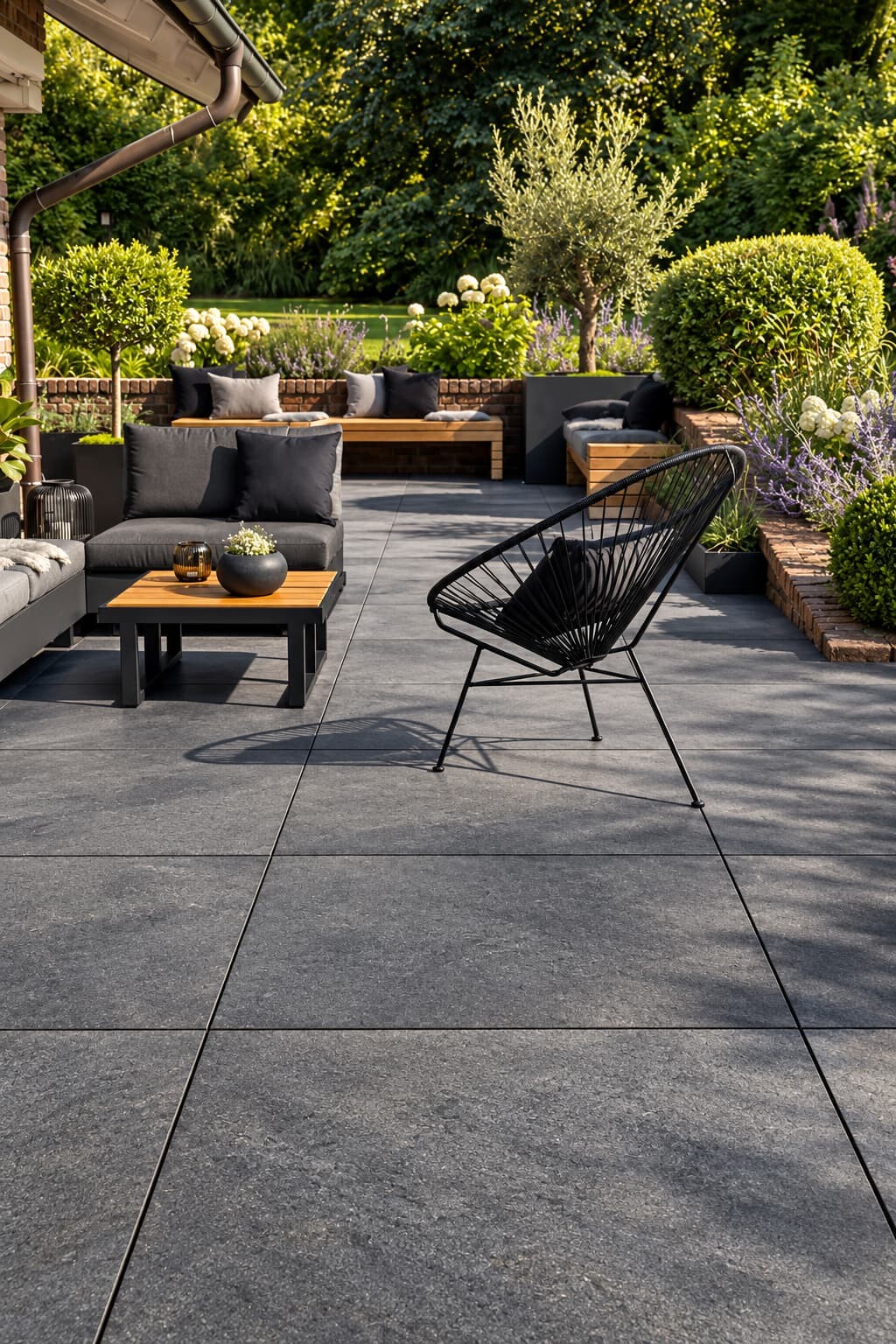 Natural stone in terraces & exterior spaces